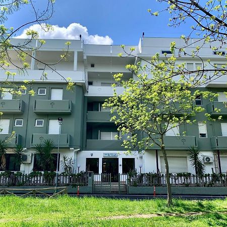 Hotel Nel Pineto Montesilvano Marina Esterno foto
