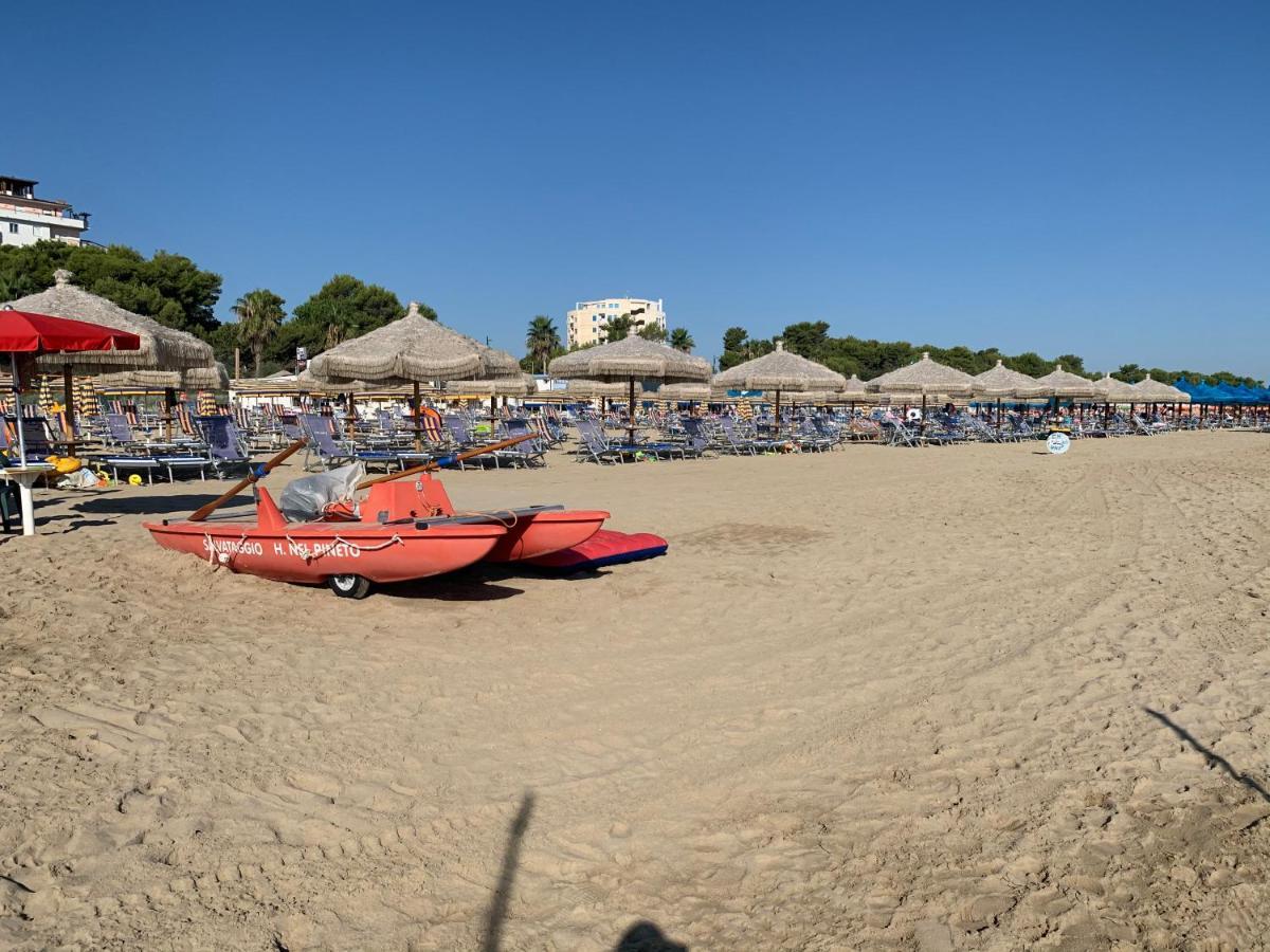 Hotel Nel Pineto Montesilvano Marina Esterno foto
