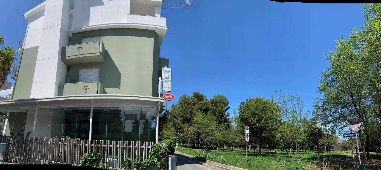 Hotel Nel Pineto Montesilvano Marina Esterno foto