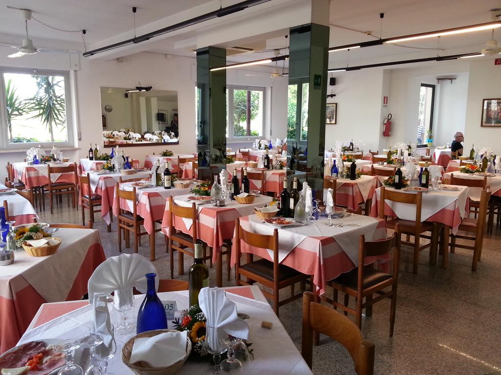Hotel Nel Pineto Montesilvano Marina Camera foto