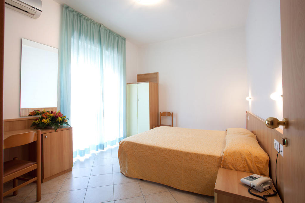 Hotel Nel Pineto Montesilvano Marina Camera foto