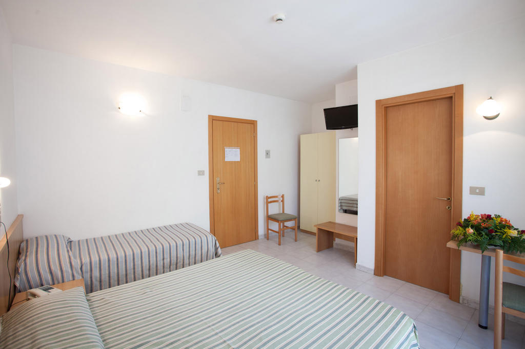 Hotel Nel Pineto Montesilvano Marina Esterno foto