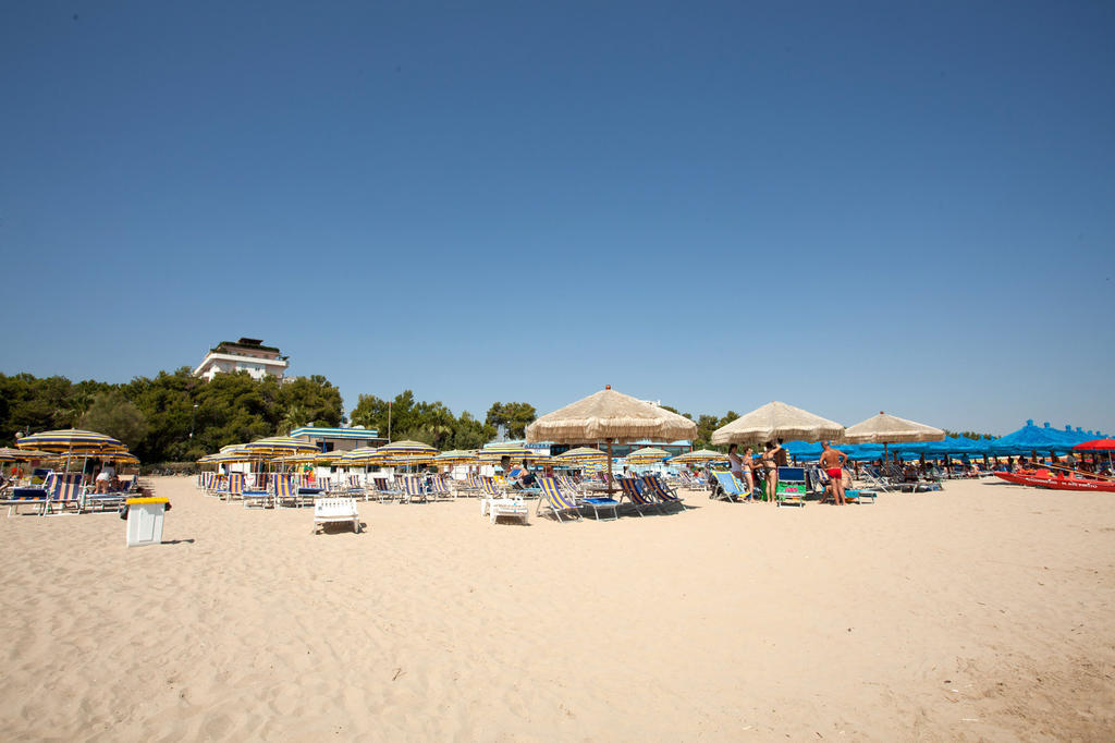 Hotel Nel Pineto Montesilvano Marina Esterno foto
