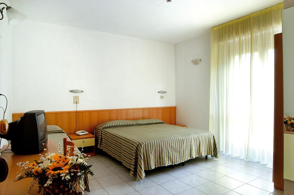 Hotel Nel Pineto Montesilvano Marina Camera foto