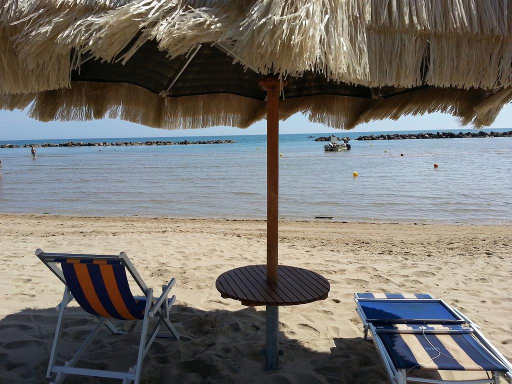 Hotel Nel Pineto Montesilvano Marina Esterno foto
