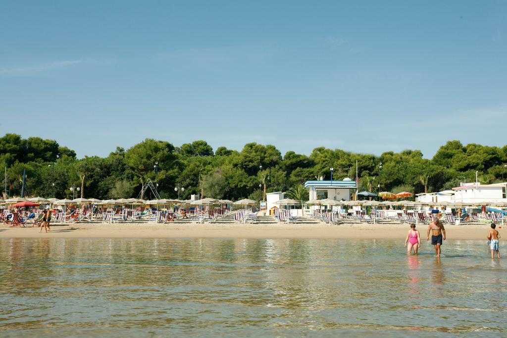 Hotel Nel Pineto Montesilvano Marina Esterno foto