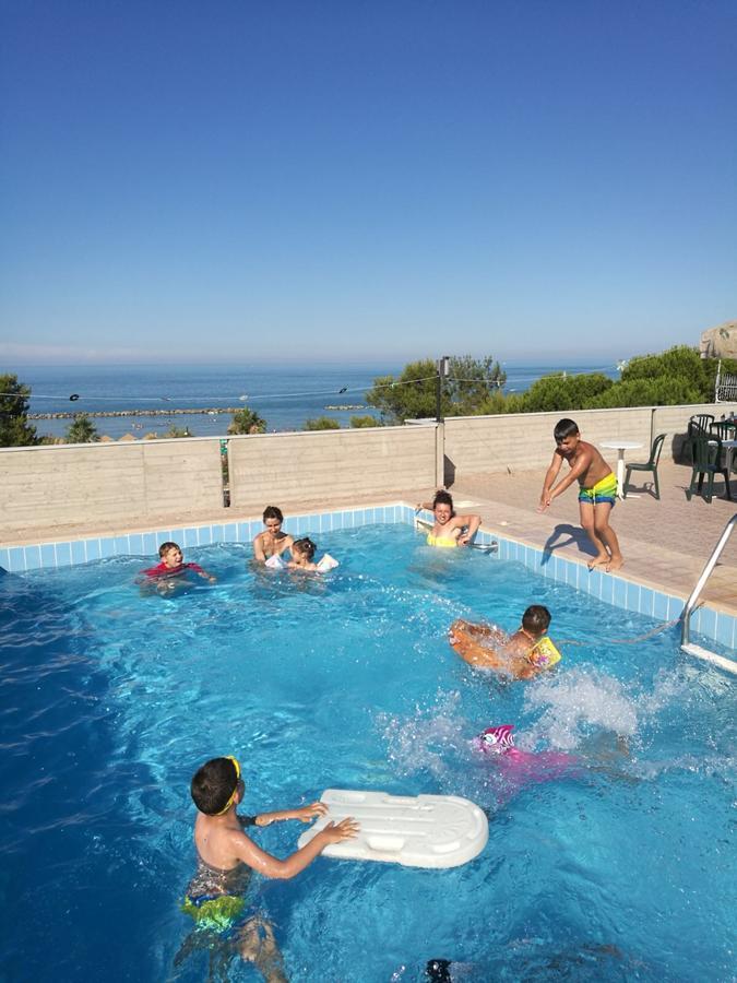 Hotel Nel Pineto Montesilvano Marina Esterno foto