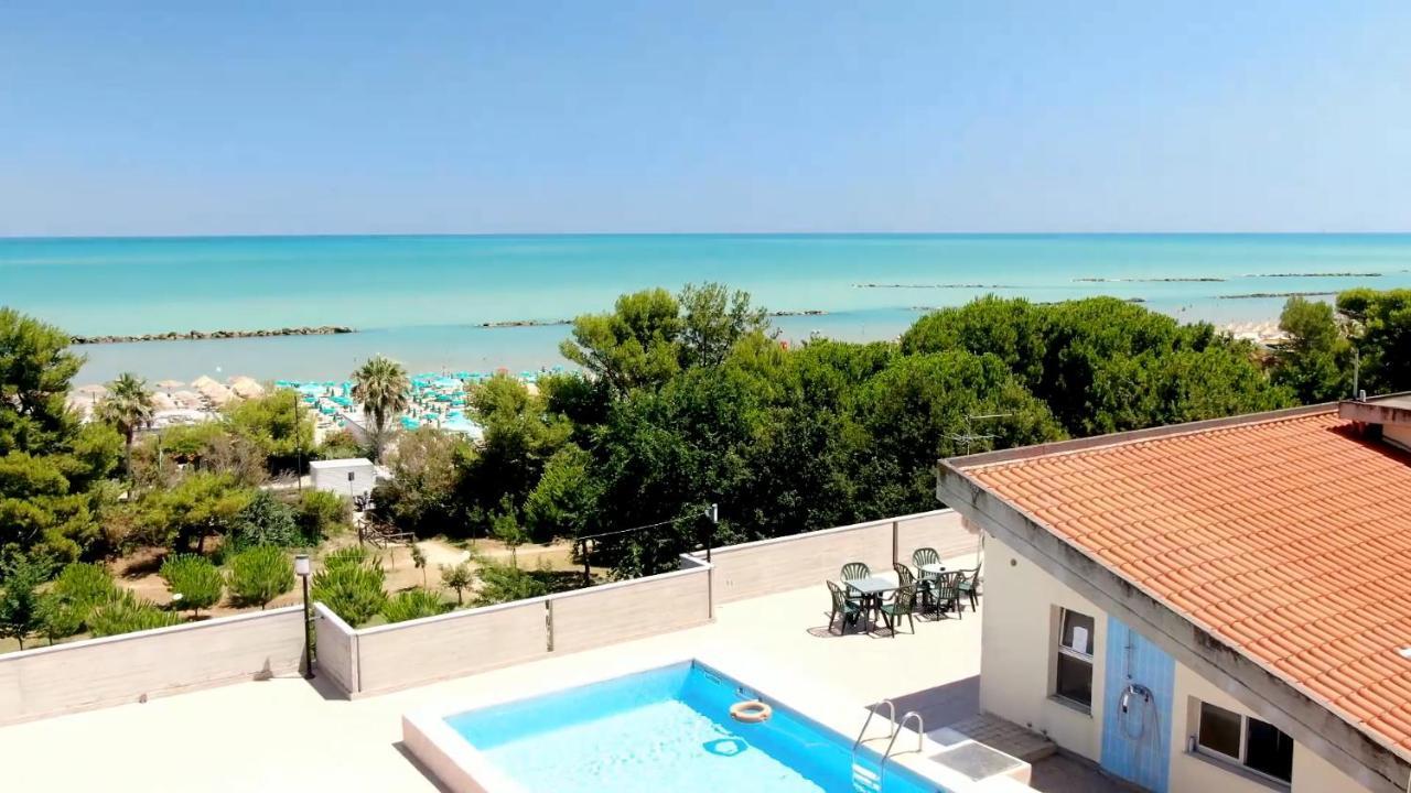 Hotel Nel Pineto Montesilvano Marina Esterno foto